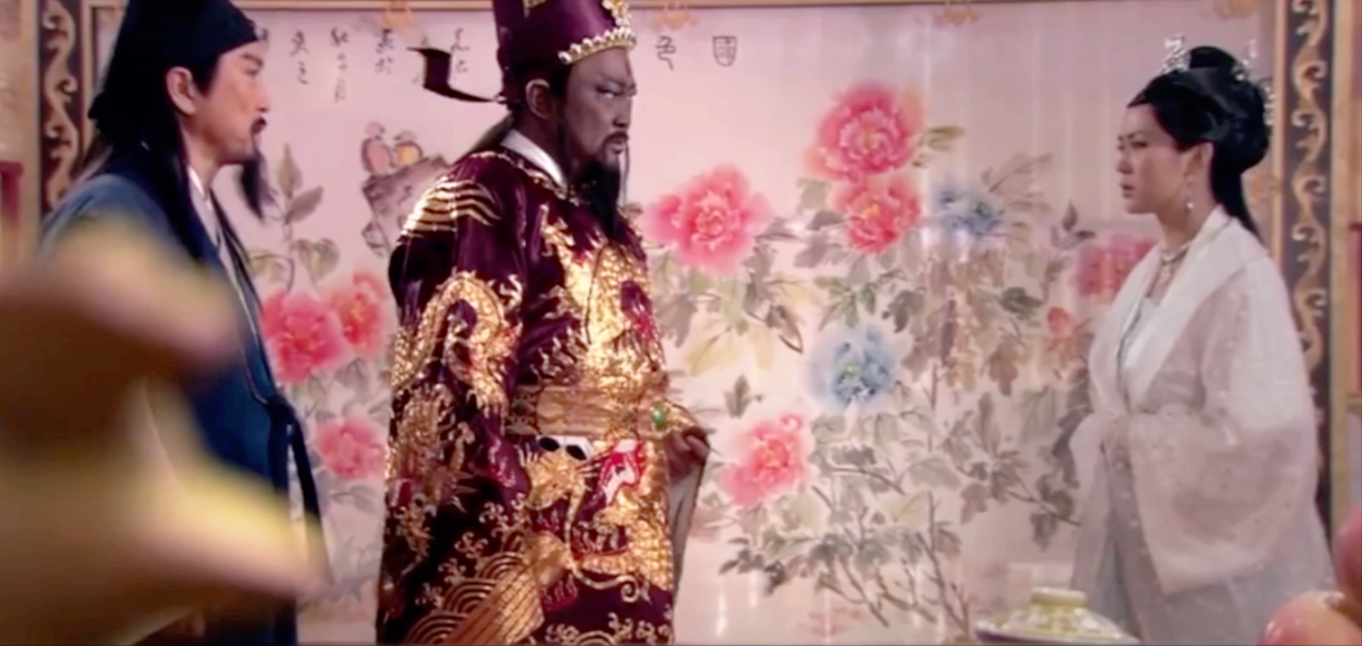 包拯在两个后宫查案，双方各执一词，谁才是清白的？