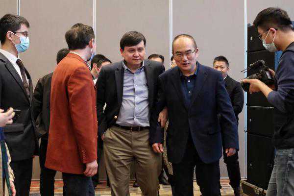 独家跟拍张定宇骑行，他自述“运气好还能混个八年十年的”