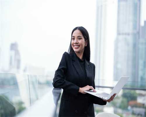 在客户公司谈判，谁先开场与我们有利？